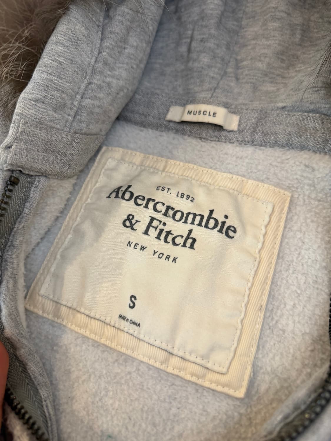 아베크롬비 y2k 울프죠 퍼 후드집업 그레이 상품이미지4