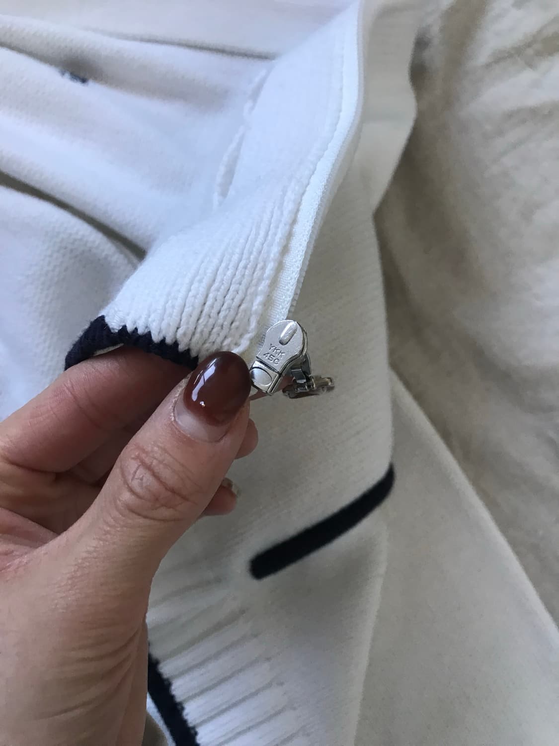 버버리 블랙라벨 자수로고 화이트 니트 풀집업 상품이미지10