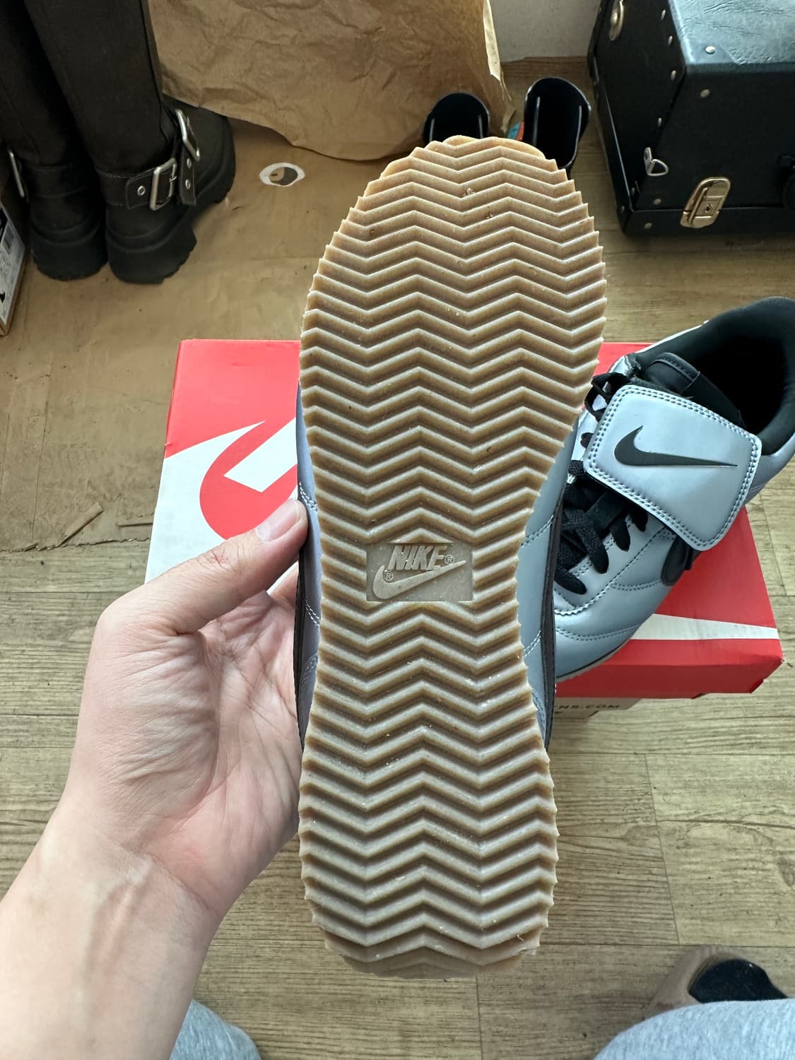 [235] 나이키 코르테즈 SE 메탈릭 쿨 그레이 블랙 상품이미지5