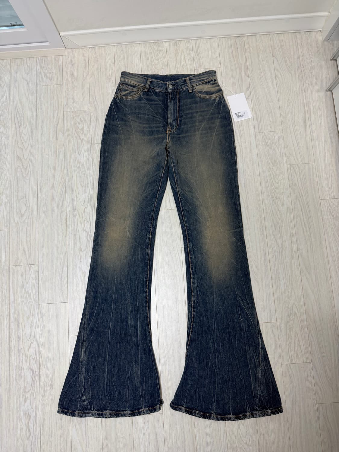 아크네 스튜디오 2024f 플레어진 상품이미지1