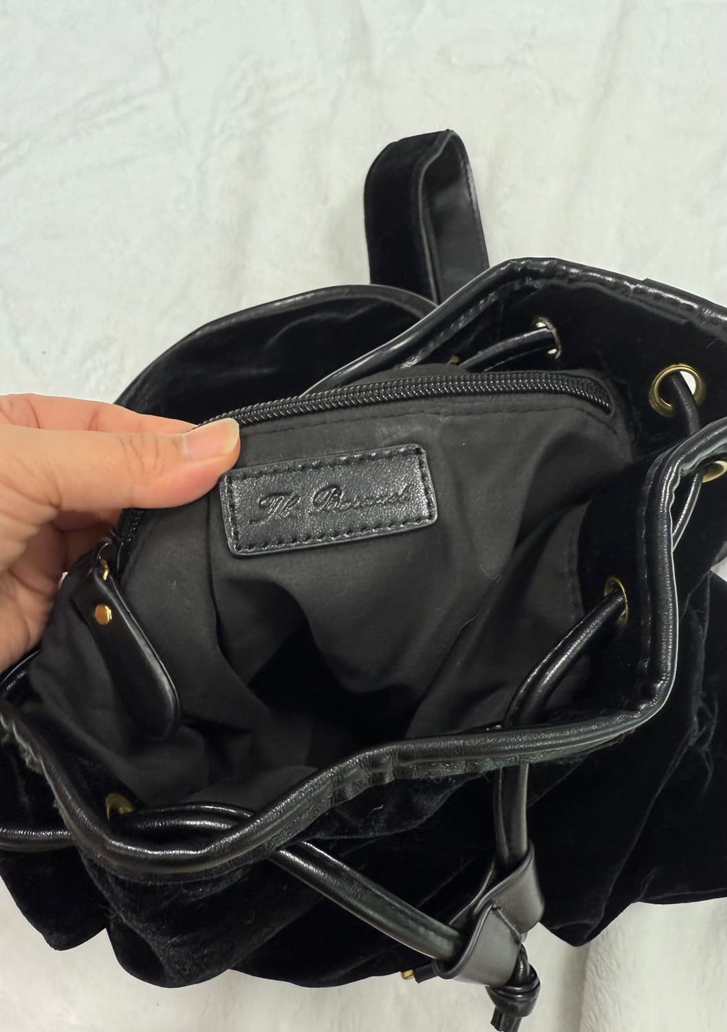 급처)더바넷 블랙 벨벳 백팩 상품이미지6