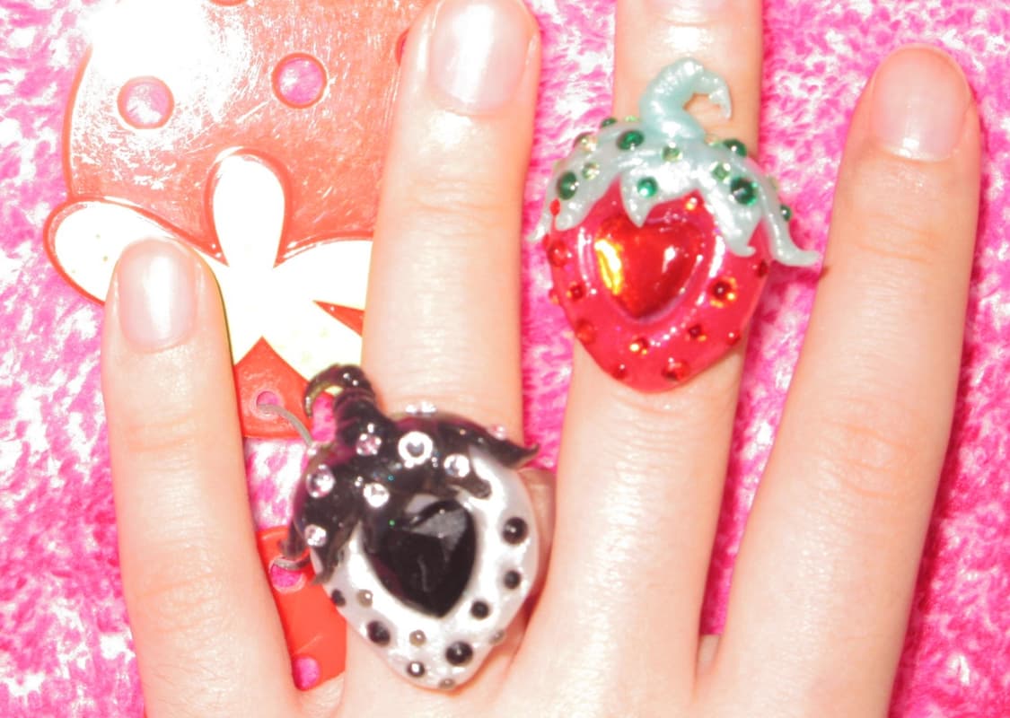 Strawberry heart ring 🍓💘 상품이미지1