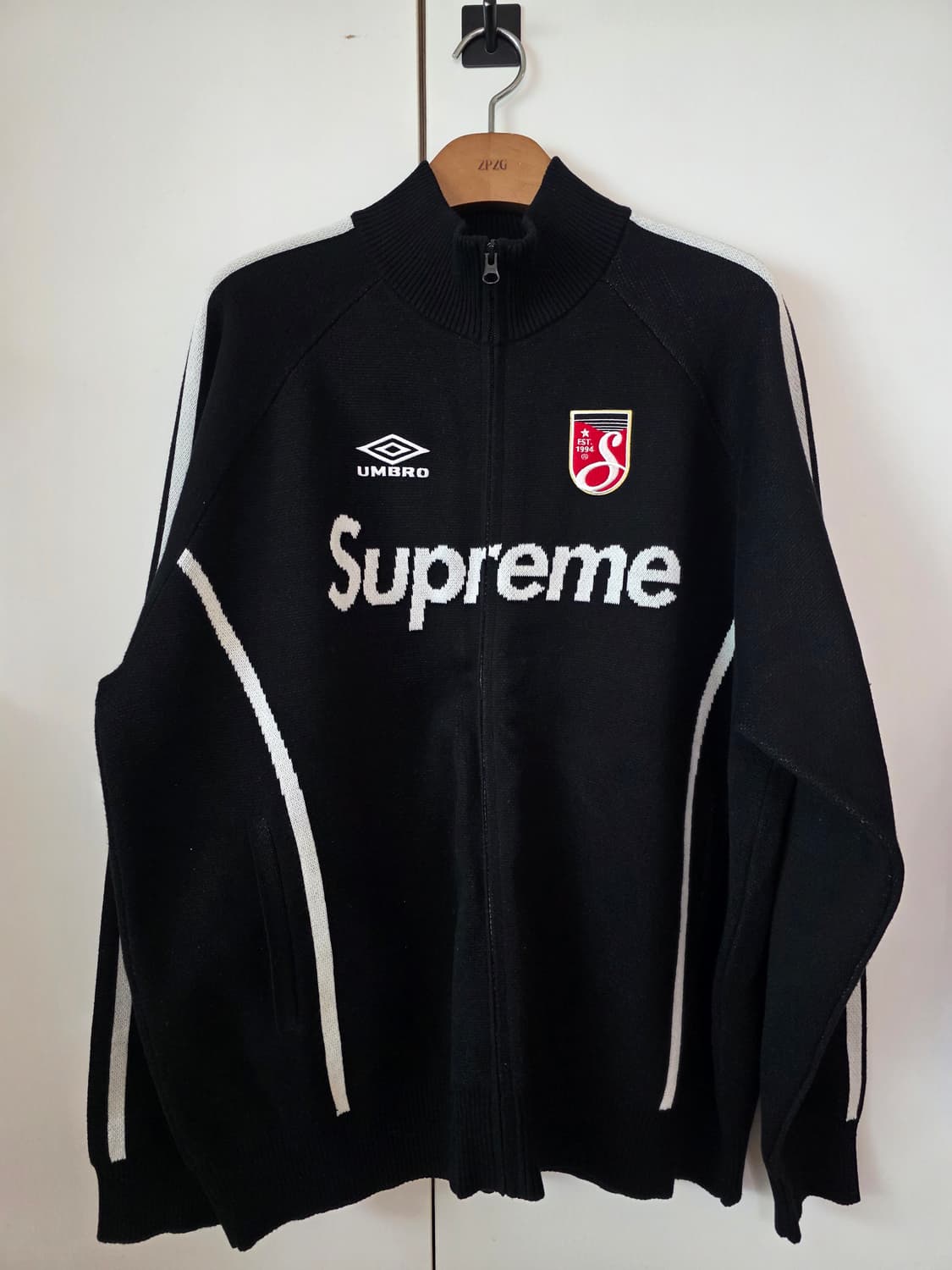 슈프림 x 엄브로 집업 스웨터 블랙 상품이미지1