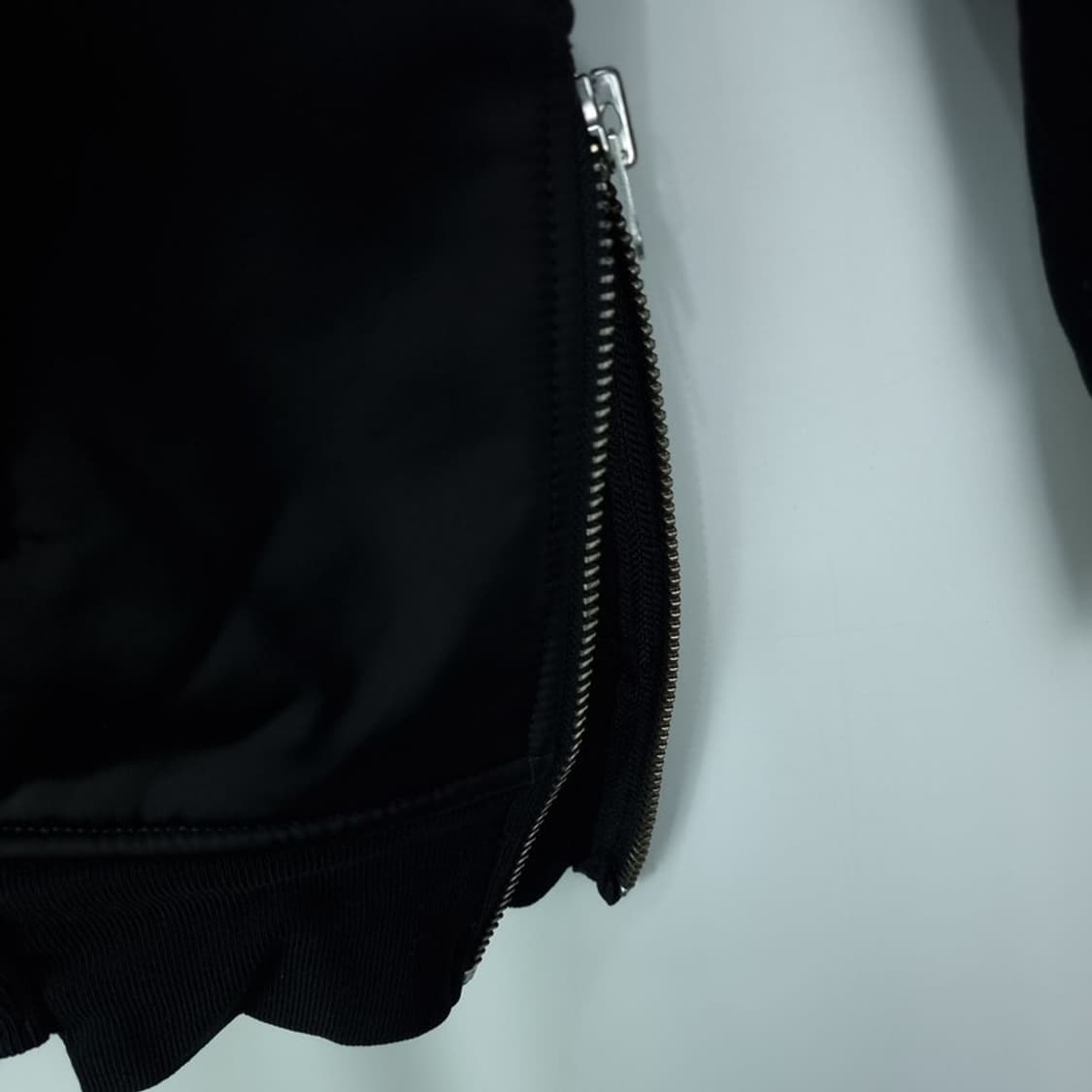 [엠엠아이씨] 신슐레이트 오버사이즈 맨투맨 블랙 M17911 상품이미지6