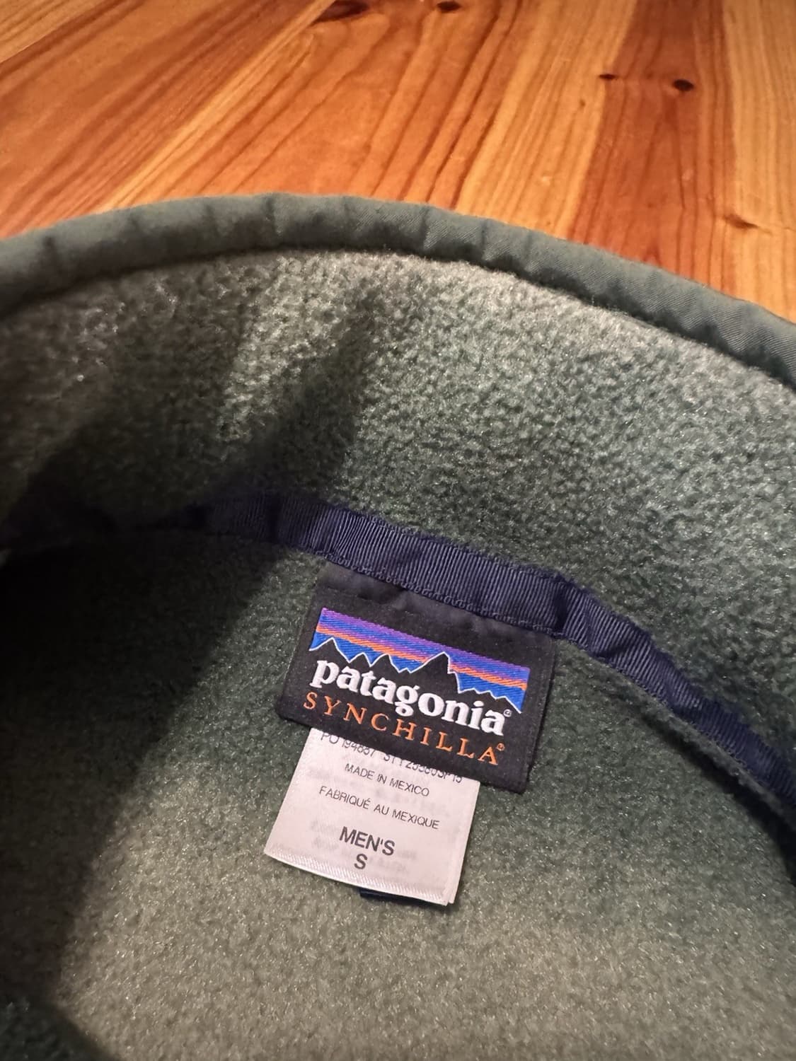 15FW 파타고니아 신칠라 스냅-티 플리스 그린 스트라이프 상품이미지3