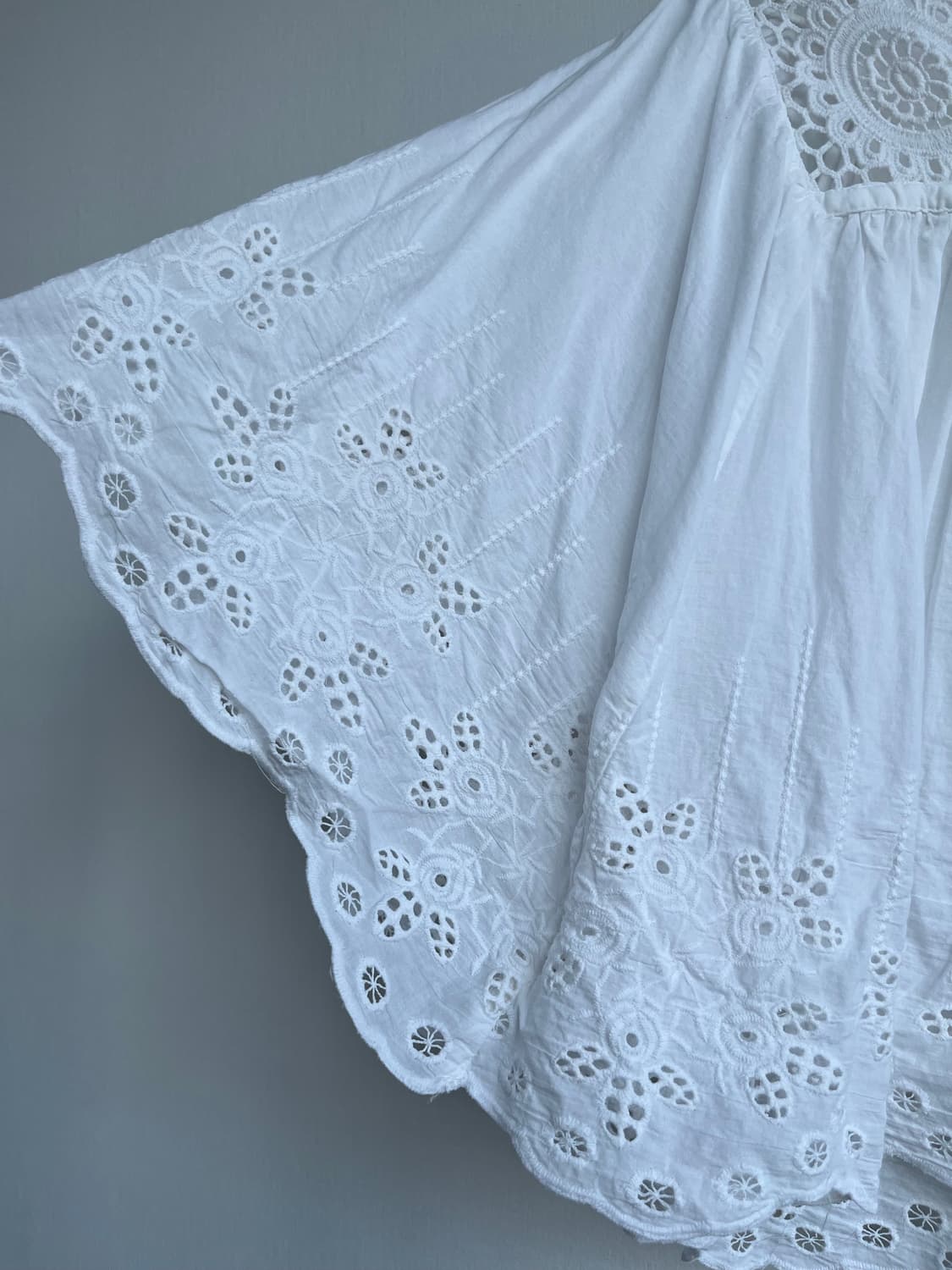 recent piece 레이스 케이프 핏 블라우스 상품이미지3