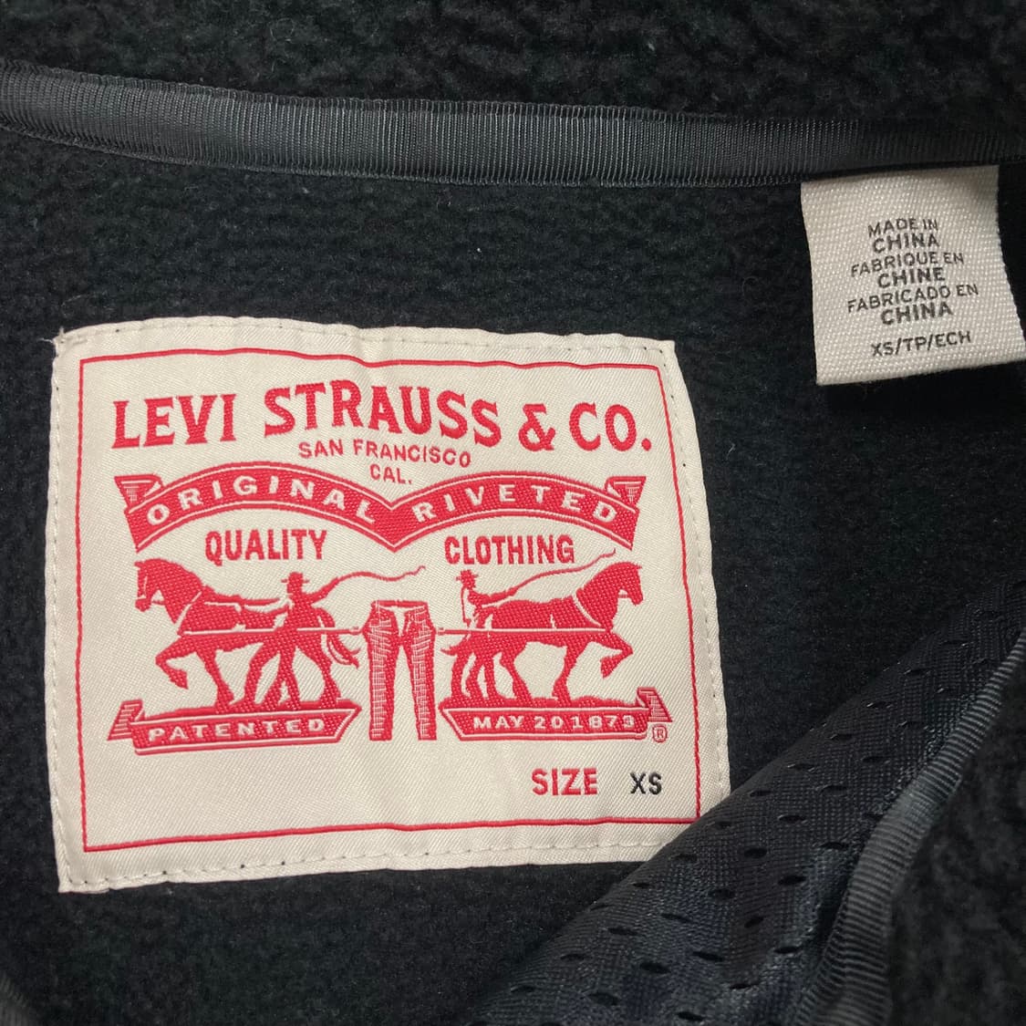 리바이스 블랙 컬러 스몰 로고 쉐르파 자켓 상품이미지3