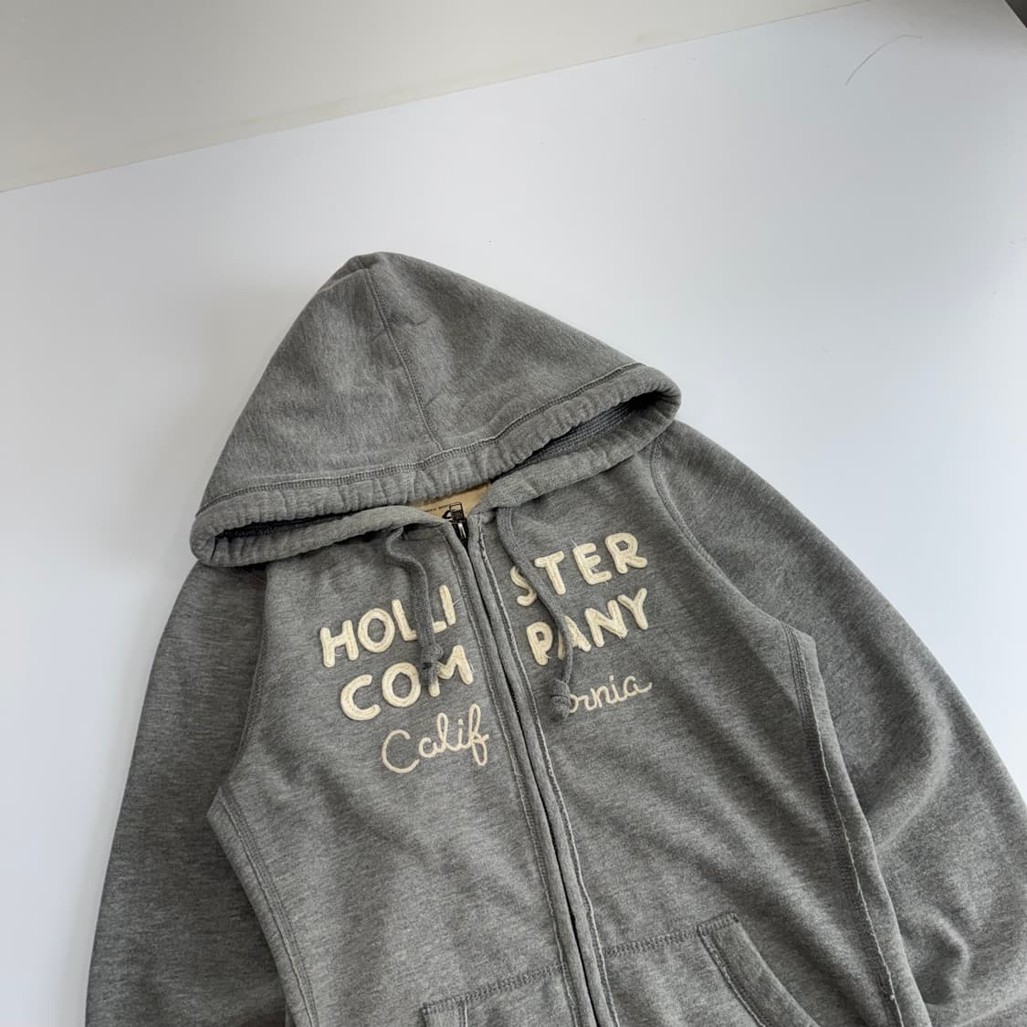 Hollister 홀리스터 스펠아웃 로고 그레이 후드집업 상품이미지4