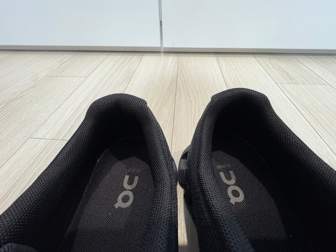 온 러닝 클라우드 5 올 블랙 245 상품이미지4