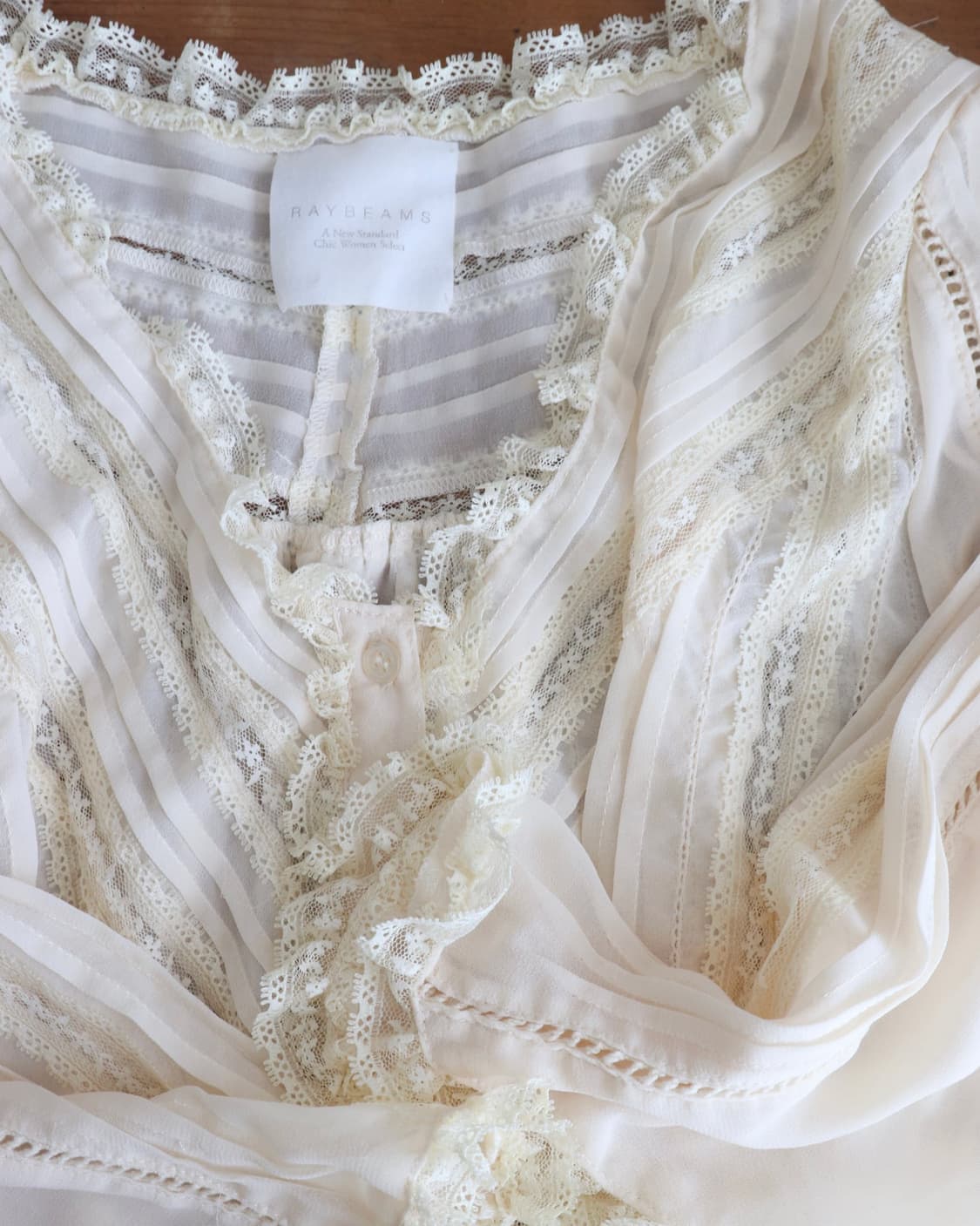 [Ray Beams] Lace Pintuck Frill Blouse 상품이미지4