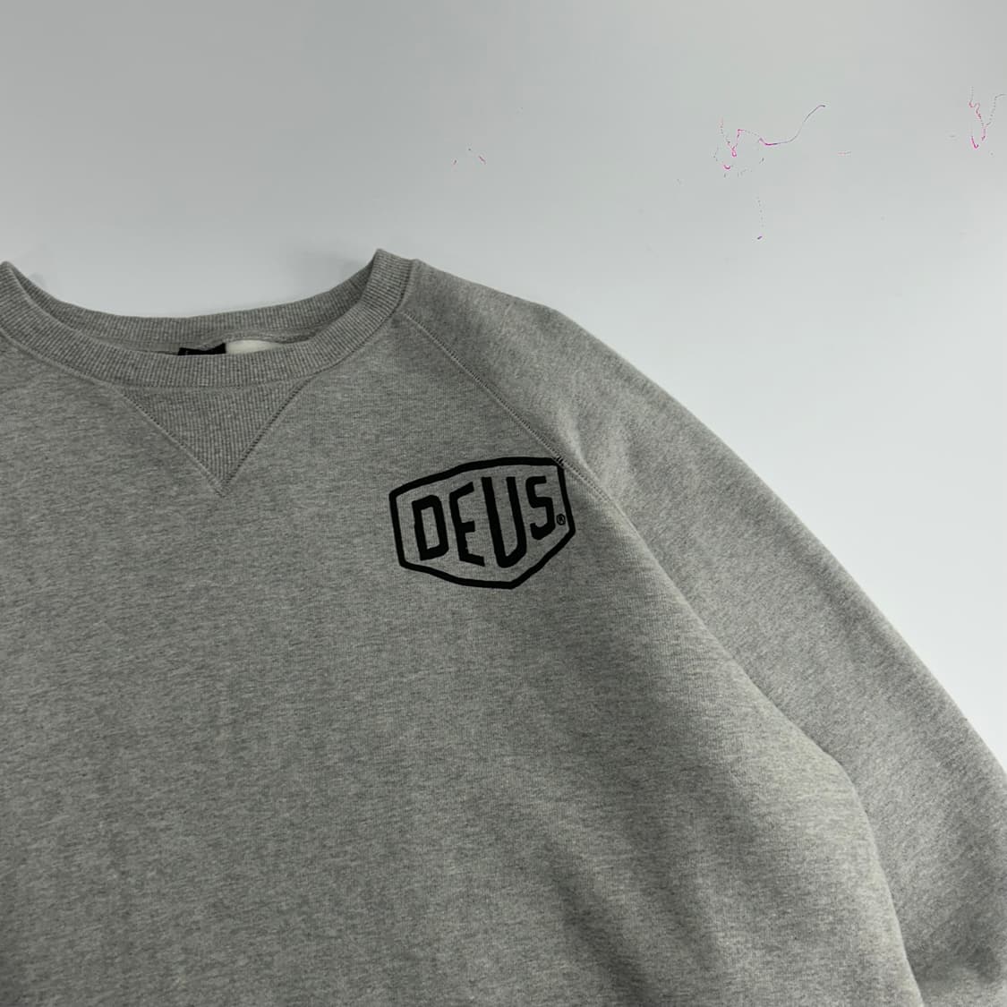 Deus ex machina 데우스 엑스 마키나 서울 그레이 맨투맨   상품이미지4