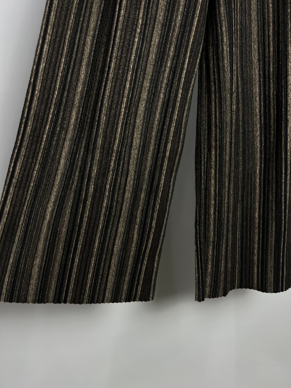 BOU JELOUD 플리츠 와이드 팬츠 상품이미지4