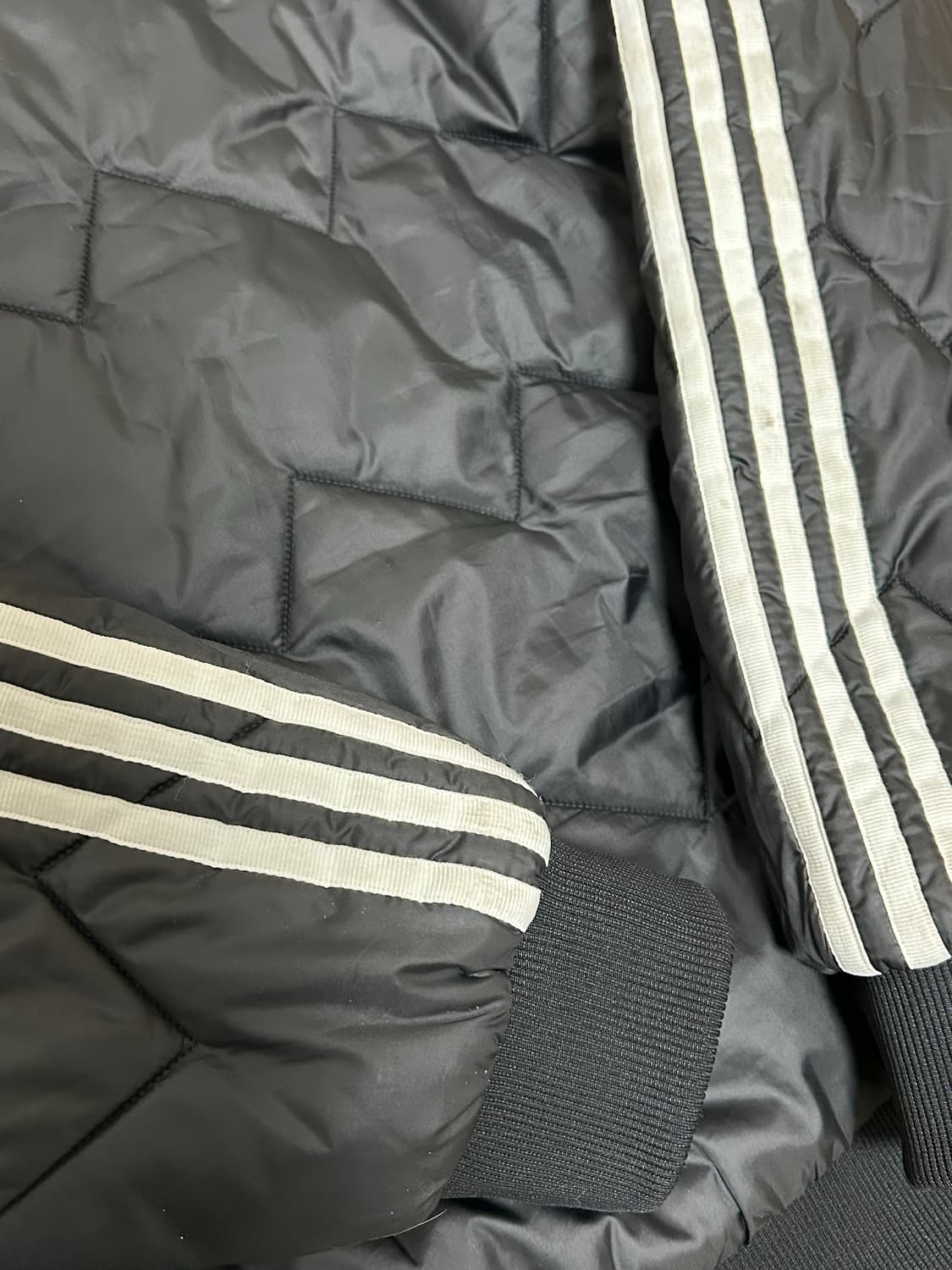 아디다스 블랙 오렌지 퀄팅 자켓 상품이미지5