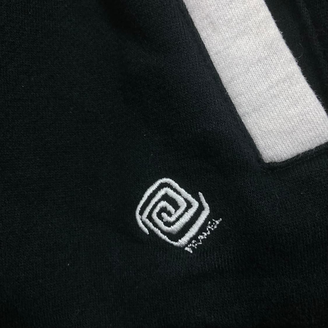 트래블 블랙 컬러 스카우트 바시티 스웻 자켓 상품이미지2