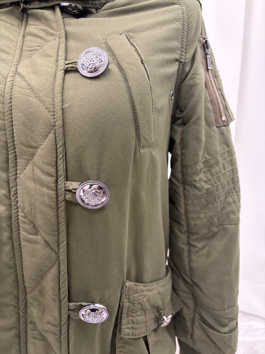 Cecil McBee 유니크 버튼 야상 상품이미지3