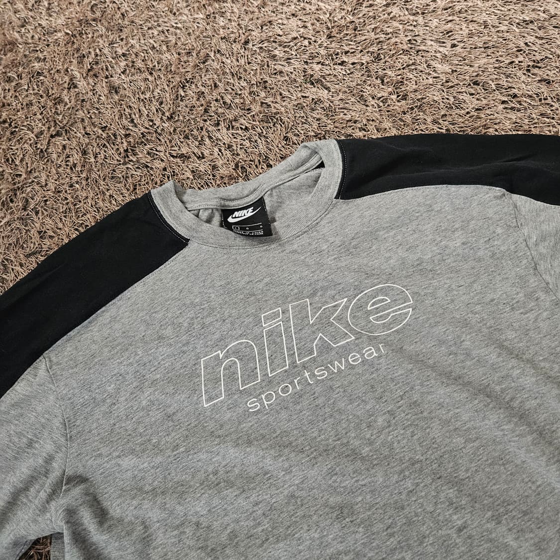 나이키(Nike) Nsw 센터 로고 라글란 배색 크롭 반팔티셔츠 상품이미지3