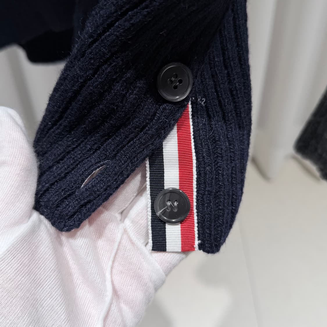 (A+/5) / 톰브라운 도니골저지 사선완장 그레이 가디건 상품이미지3