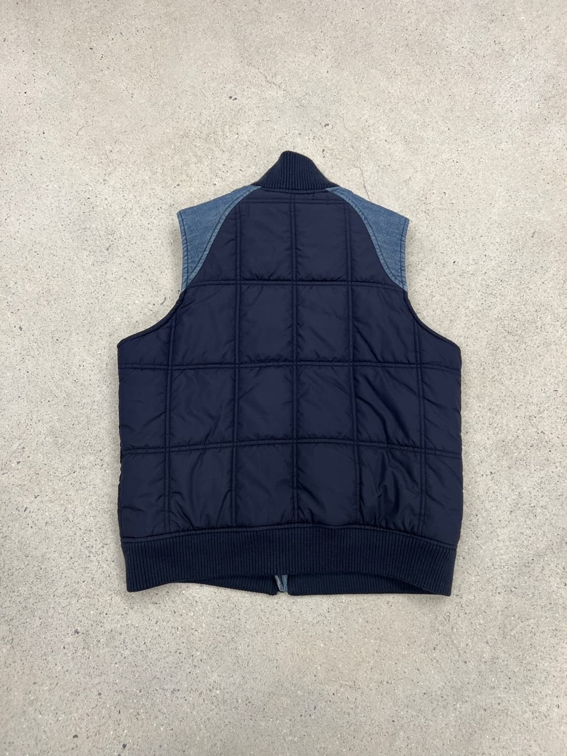 게스 90s 패브릭 믹스 패딩 베스트 상품이미지2