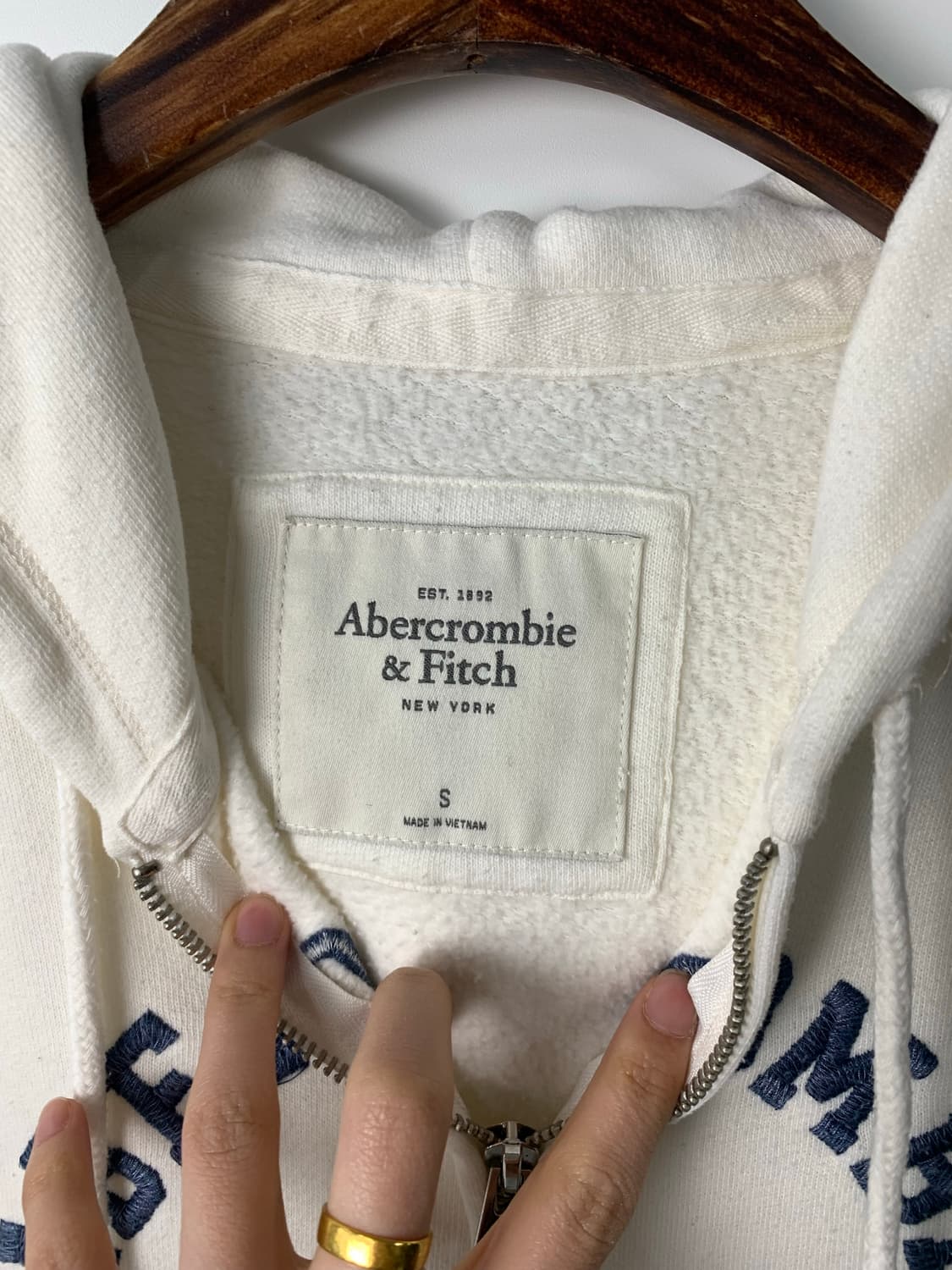 아베크롬비 y2k 와투케 화이트 후드집업 상품이미지6