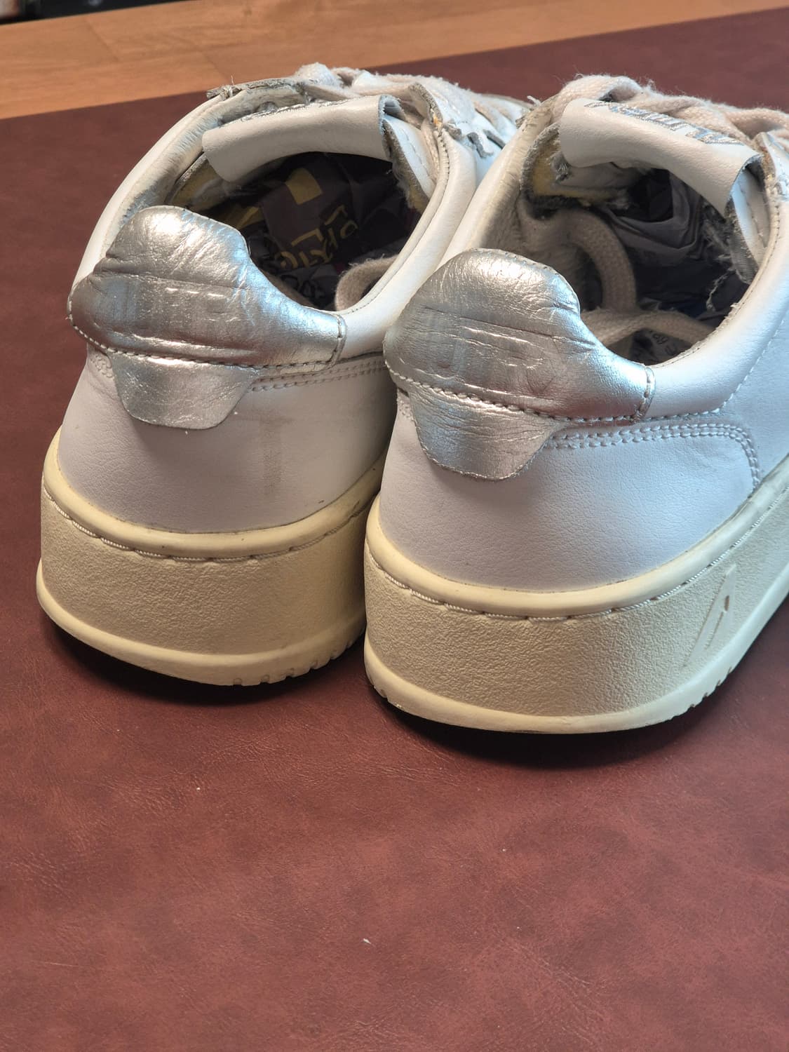 240-245(38) 오트리 메달리스트 로우 스니커  상품이미지4