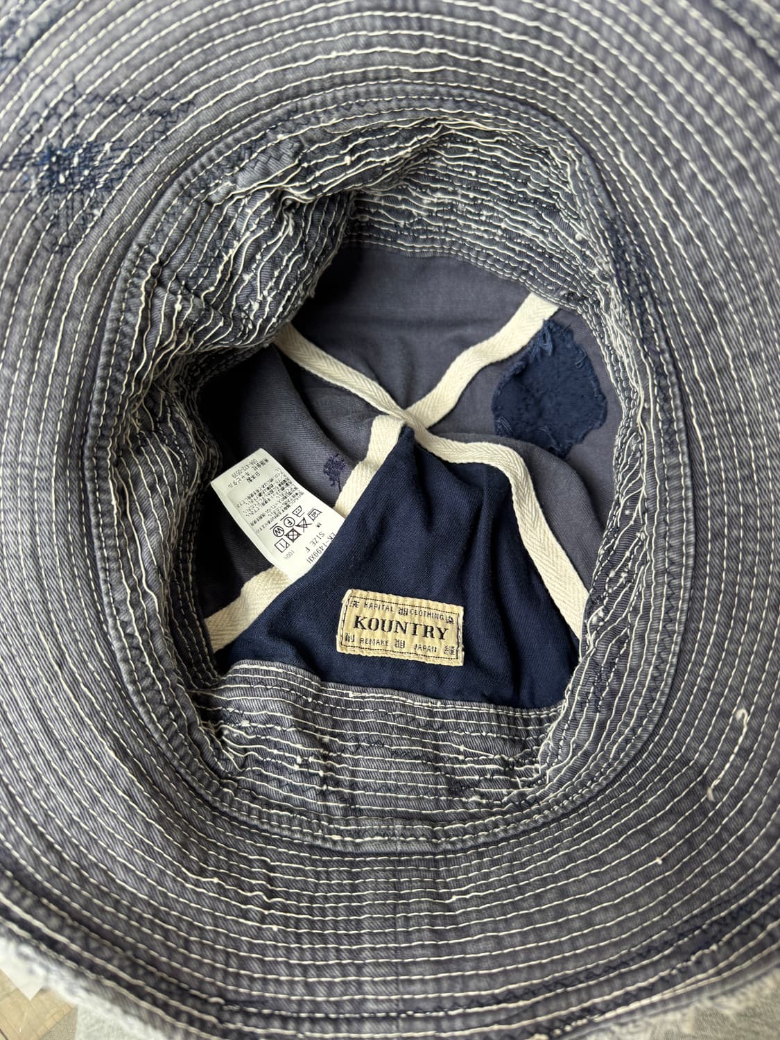 캐피탈 노인과 바다   데미지 버킷 navy 상품이미지3