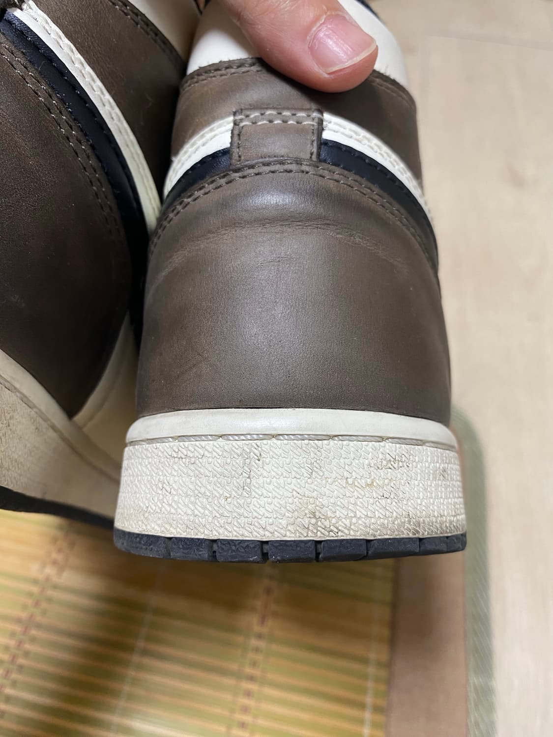 [NIKE] 나이키 에어조던 1 하이 다크모카 265사이즈 상품이미지5