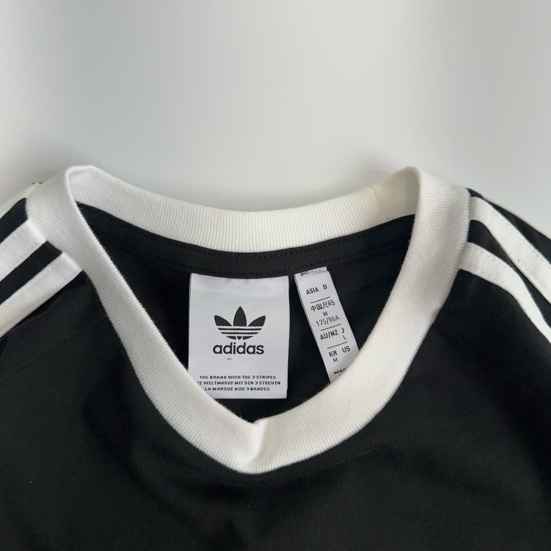 Adidas 아디다스 빅 파이어로고 블랙 반팔  상품이미지5