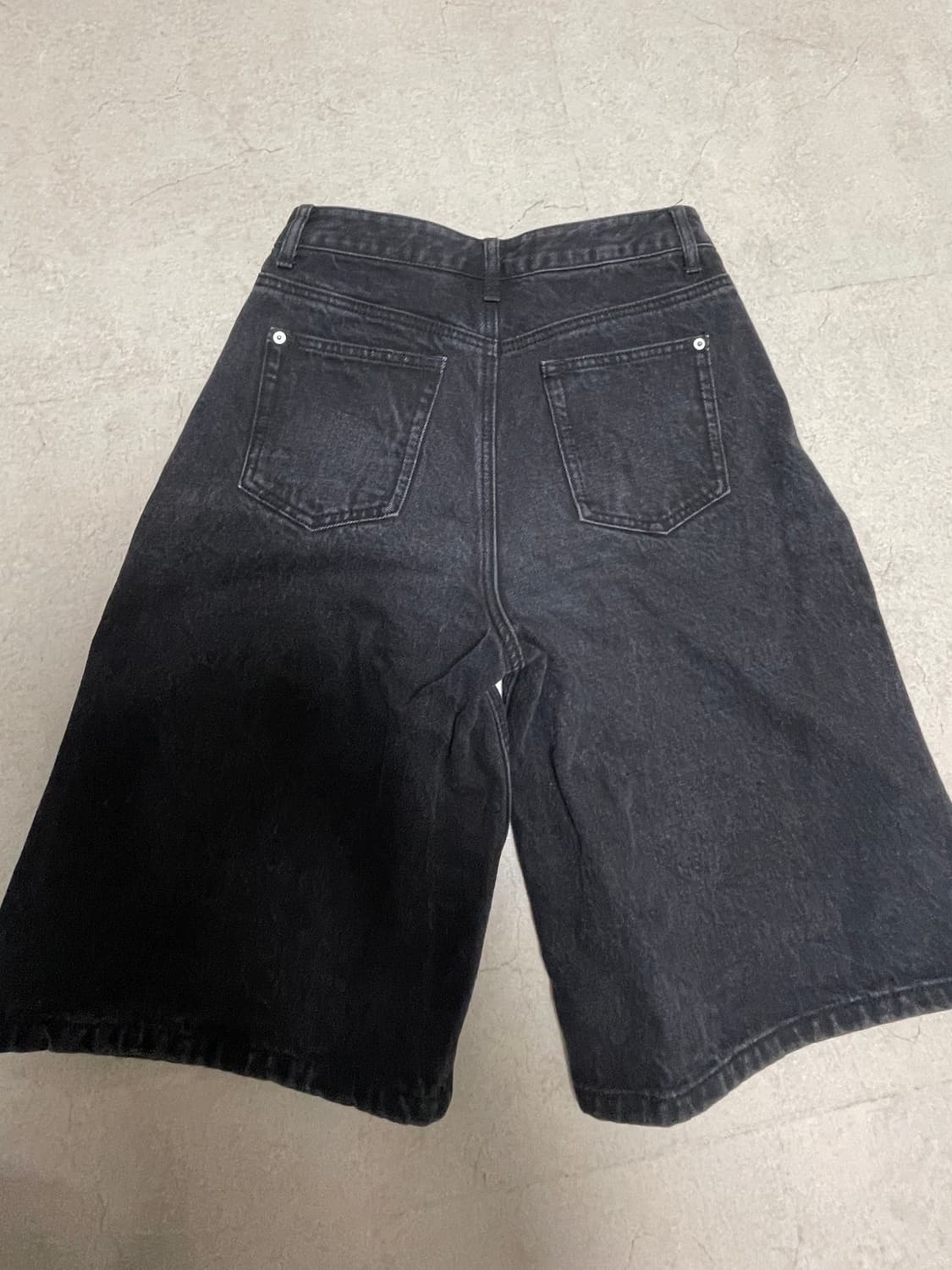 8세컨즈 와이드 데님 하프 팬츠 블랙 S 버뮤다 상품이미지3