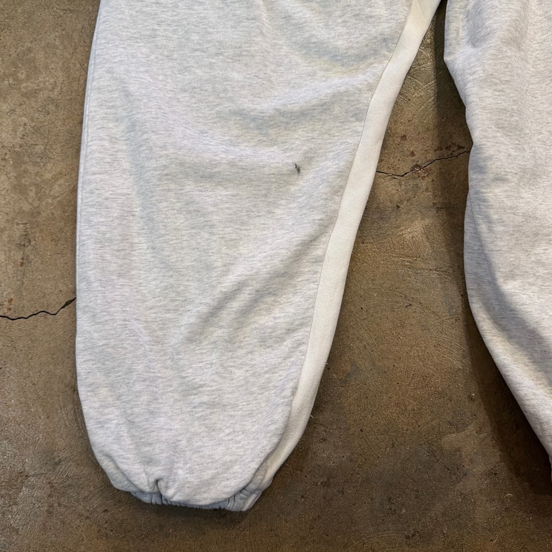 리빙톤 르아 레비스 그래피티 스웻팬츠 상품이미지9