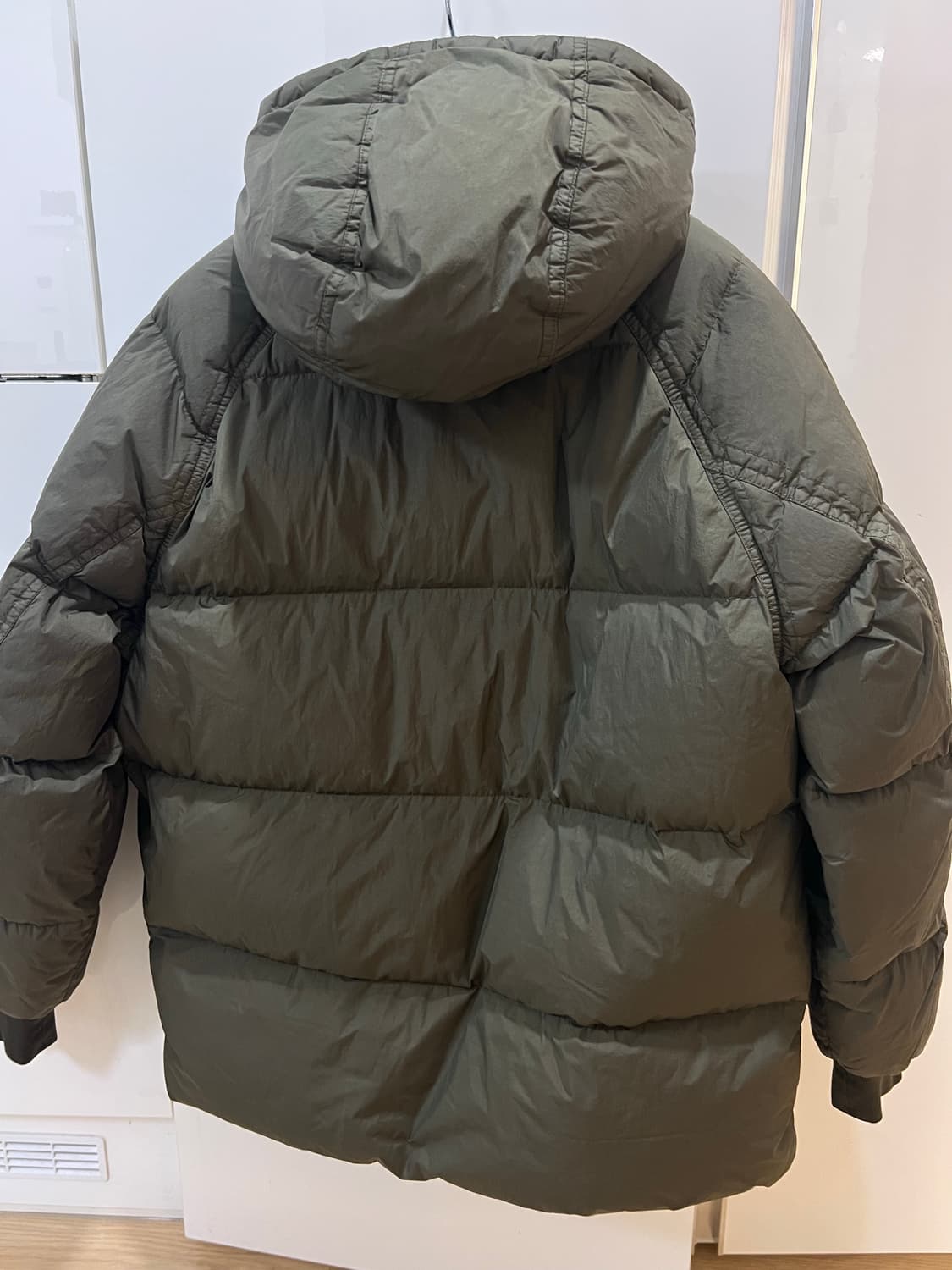 24fw 스톤아일랜드 카키 크링클랩스패딩 100-105 (새상품급) 상품이미지2