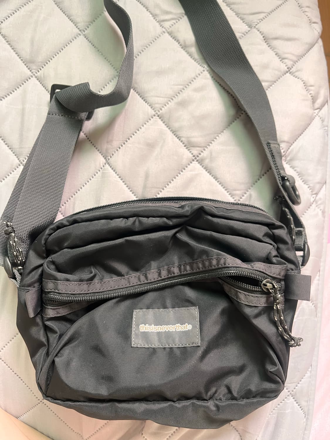 Leicht Shoulder Bag Black 상품이미지2