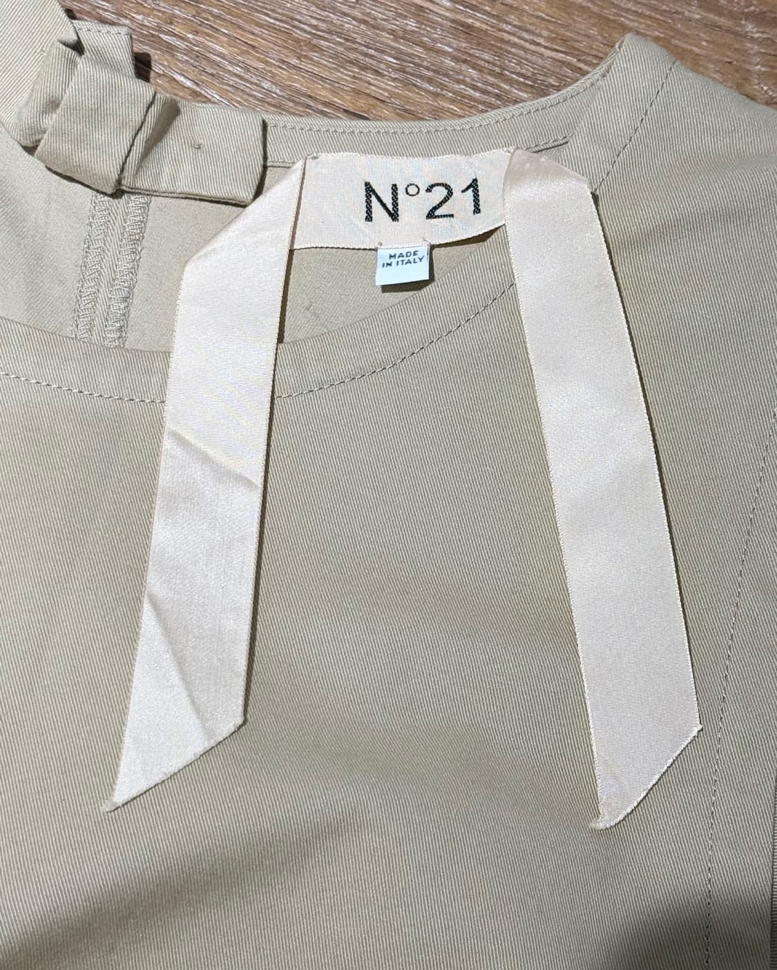n21 베이지 코튼 크루넥 하프 블라우스 탑 상품이미지7