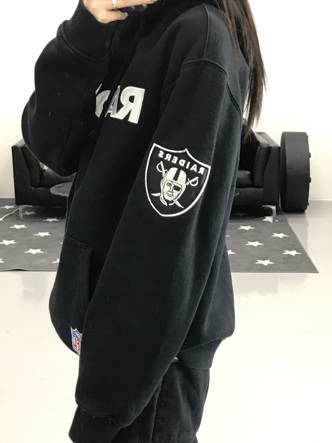뉴에라 로고 블랙 후드 상품이미지3