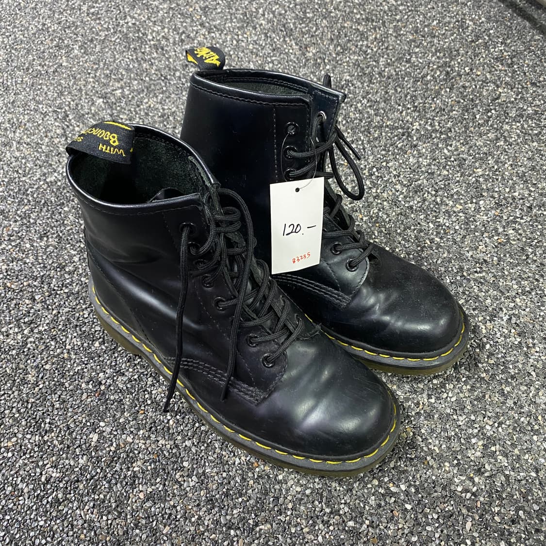 닥터마틴 1460 8홀 부츠 B3235 상품이미지1