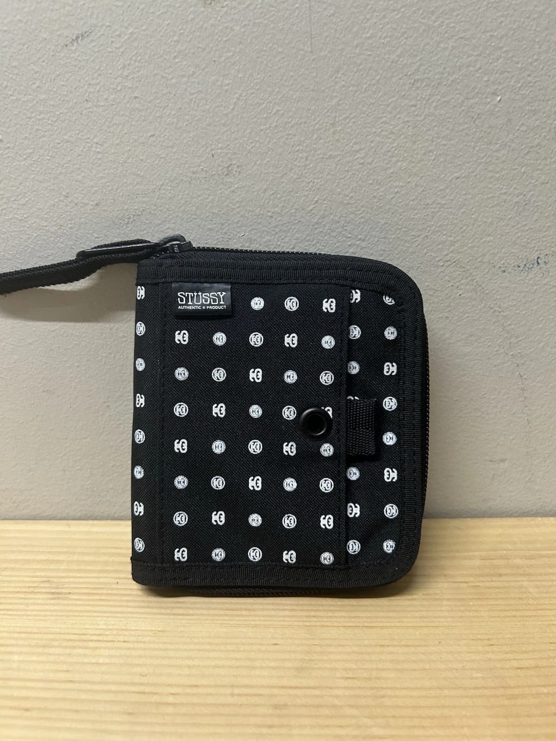 스투시 SS 모노그램 지퍼 반지갑 상품이미지1