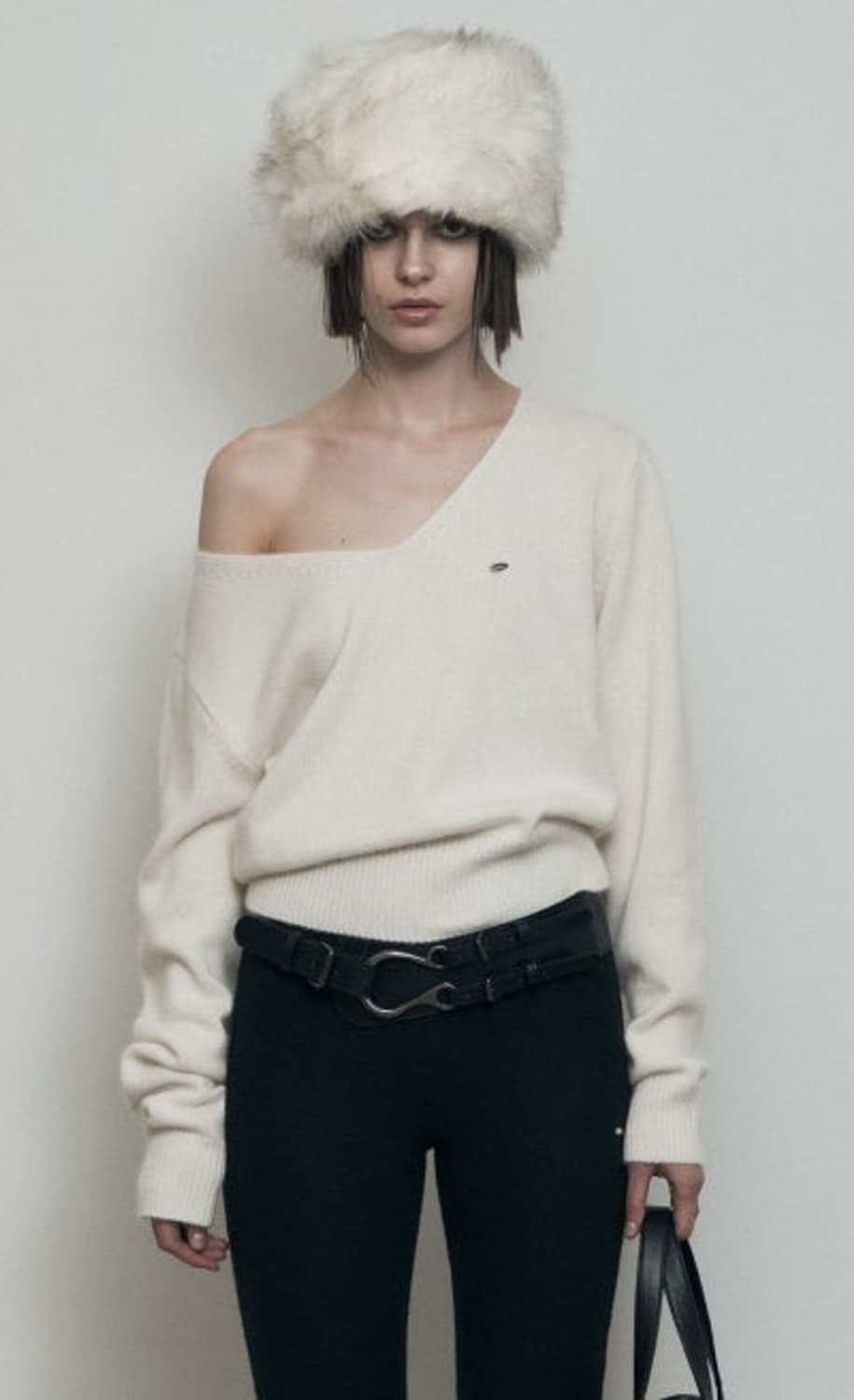 보헤미안서울 루즈핏 브이넥 울 니트 상품이미지2