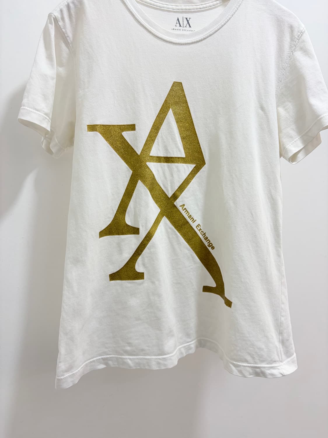 Armani Exchange 골드 프린트 반팔 티셔츠 상품이미지5