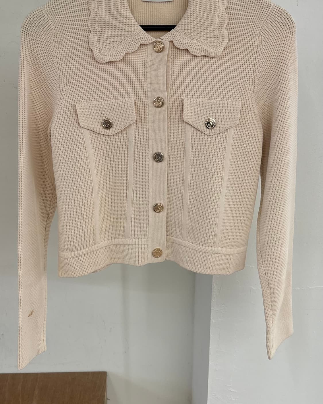 산드로 아이보리 파코 임벨리쉬드 와플 니트 가디건 상품이미지5