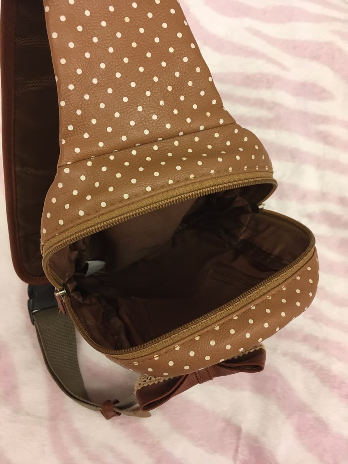 Dreamy 쿠키 도트 바디백 라떼갸루 땡땡이 핀터레스트 슬링백 상품이미지3