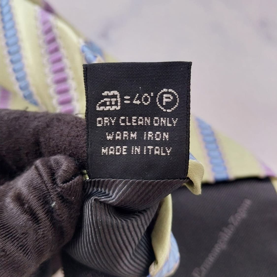 에르메네질도 제냐 라임 스트라이프 넥타이 9.1cm A+등급 K2546
 상품이미지10