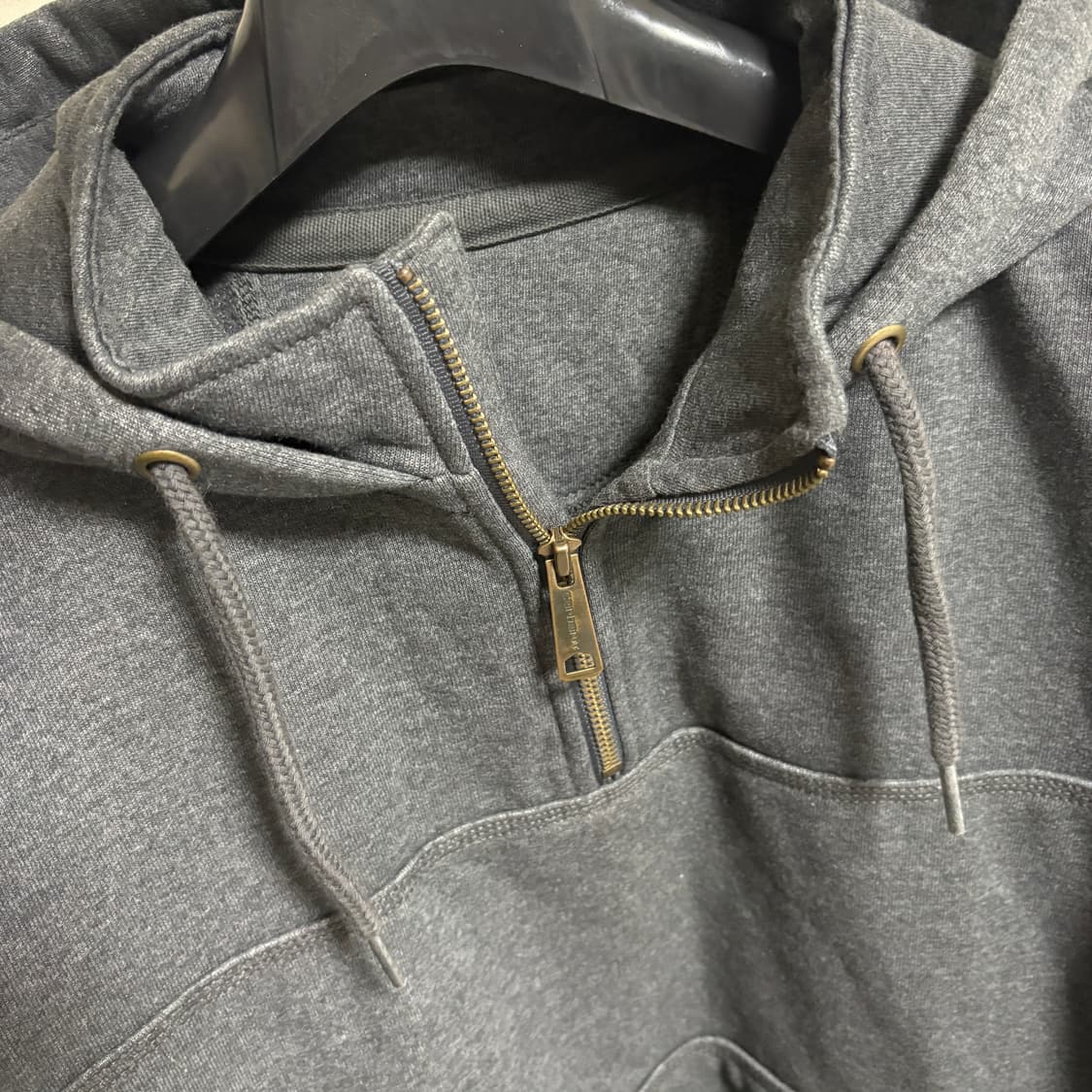 (민트급) 칼하트 레인디펜더 헤비웨이트 하프집업 후드 / 카본히터, L 상품이미지5