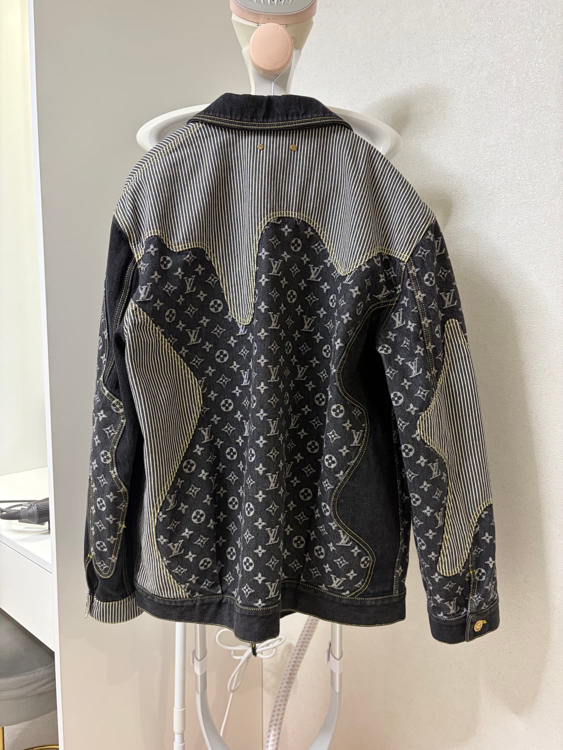루이비통 니고 크레이지데님자켓 50사이즈 상태S급 상품이미지3