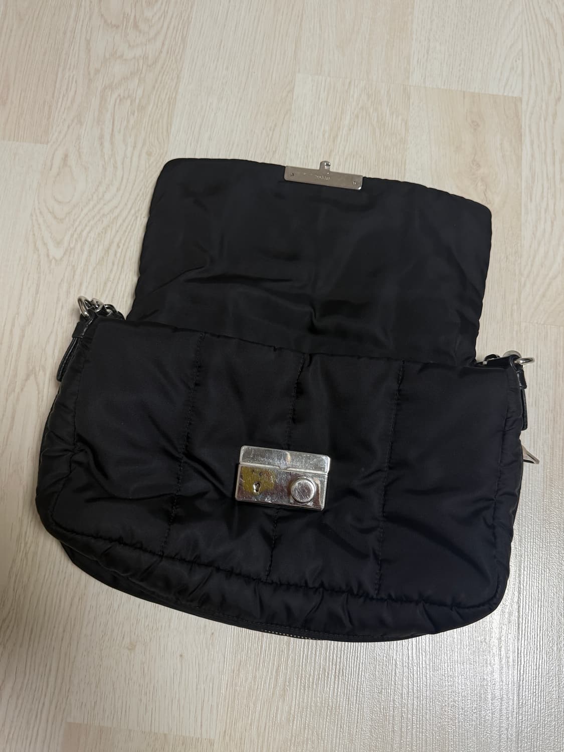 프라다 체인 숄더백 상품이미지5