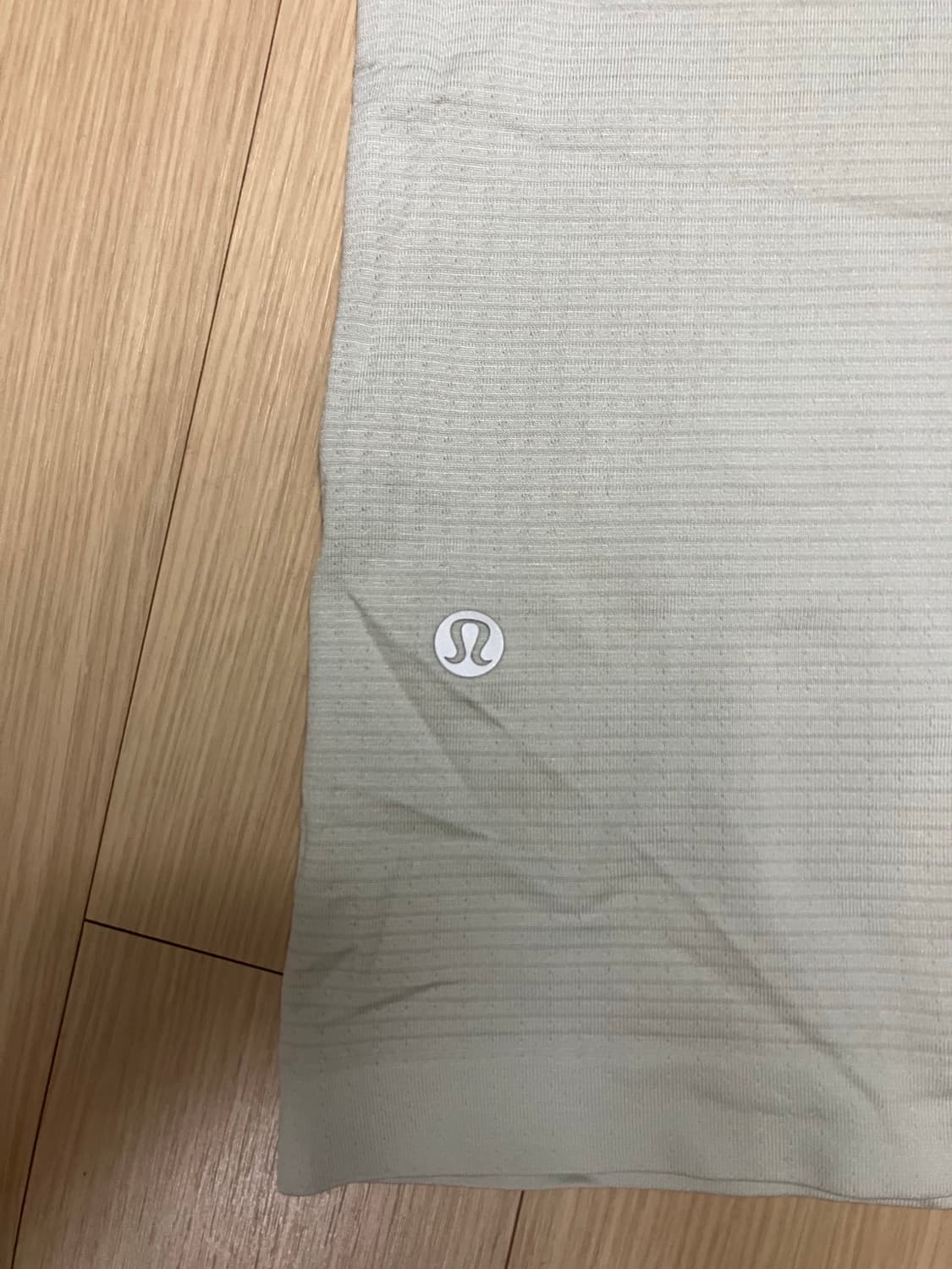 룰루레몬 메탈벤트 숏슬리브 연두 l 상품이미지4