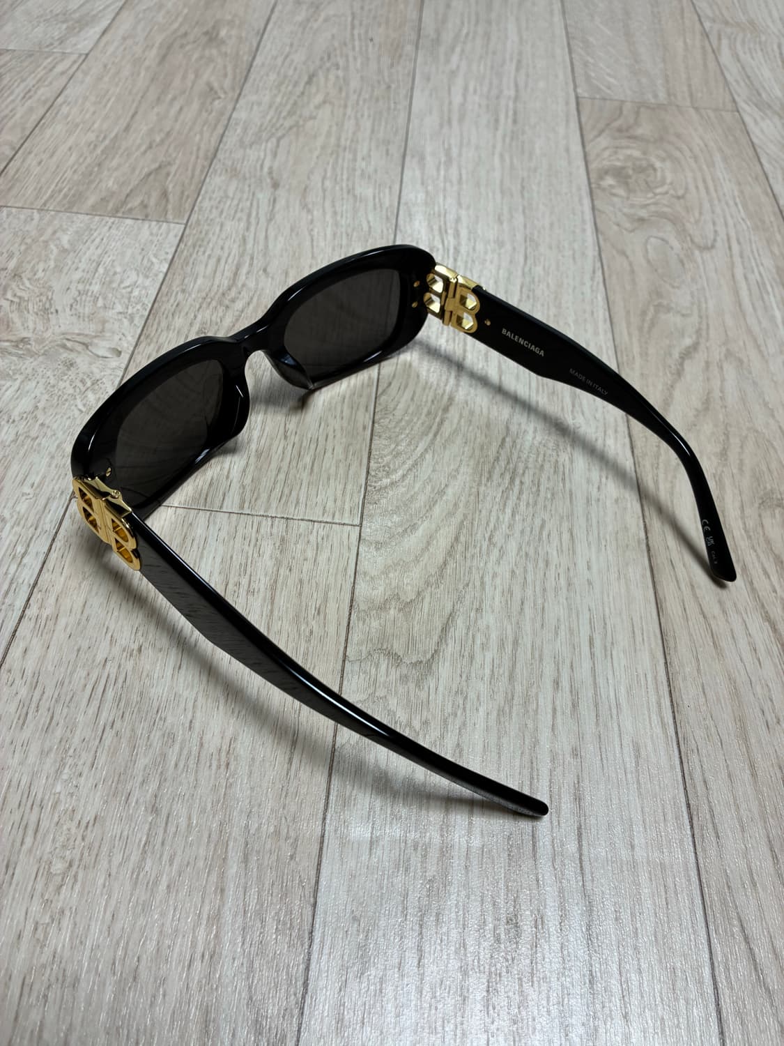 [새상품 풀박스] 발렌시아가 BB 금장 선글라스 (BB0310SK) 상품이미지3