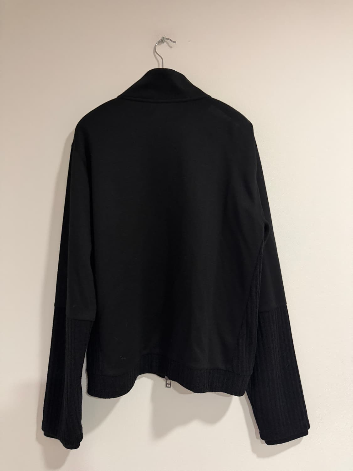 해칭룸 더블 슬리브 트랙 가디건 블랙 상품이미지4