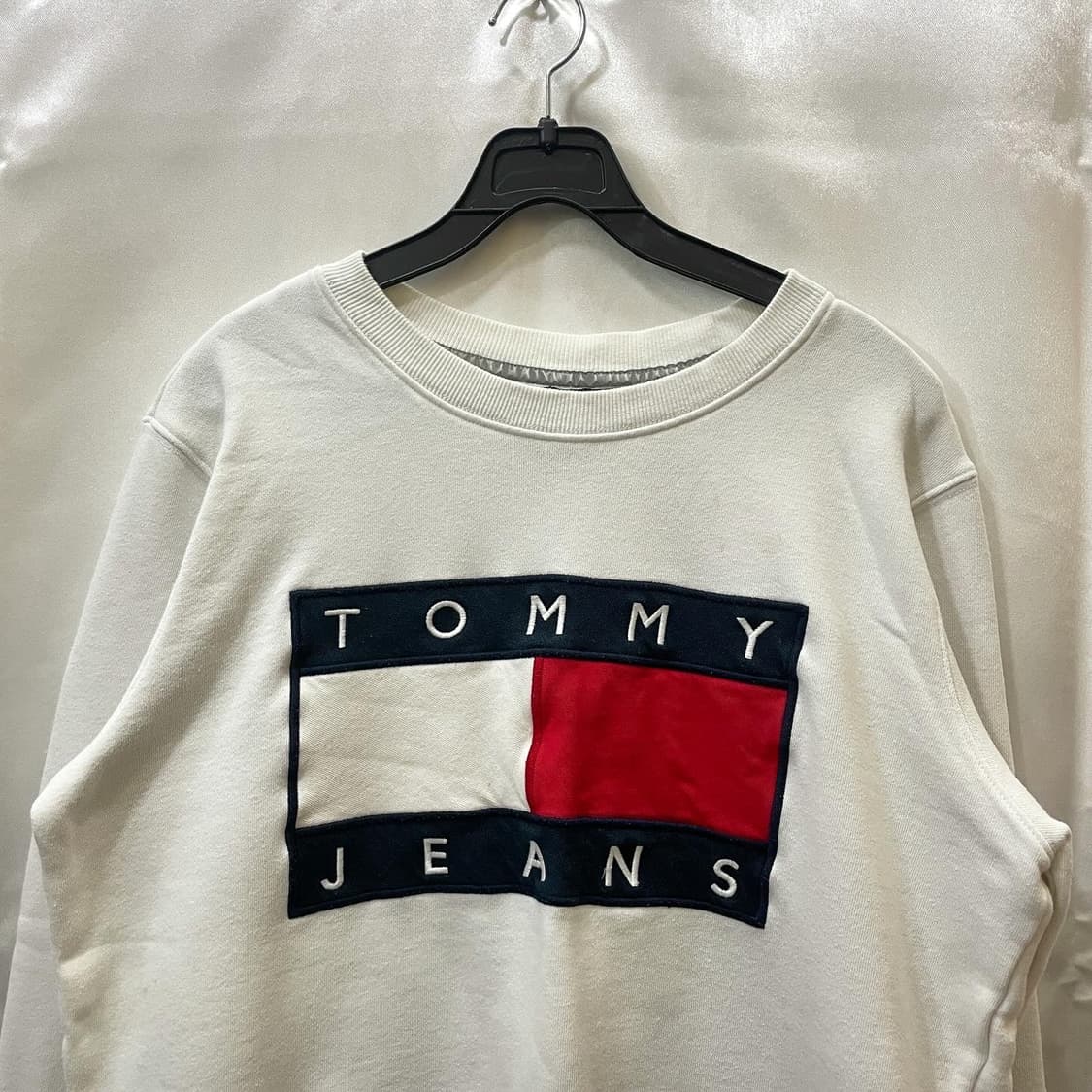 타미 힐피거 빅로고 화이트 맨투맨 상품이미지3