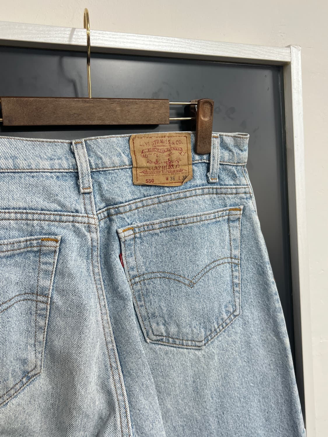 90s USA Levis 리바이스 550 릴렉스핏 연청 데님 팬츠 상품이미지2