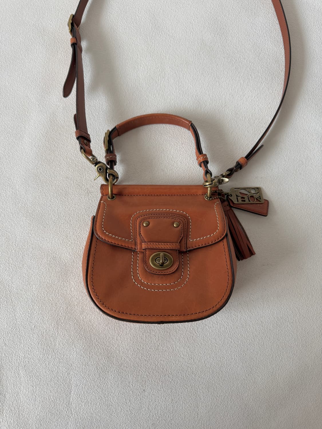 코치(COACH) 레더 토트 크로스백 상품이미지1