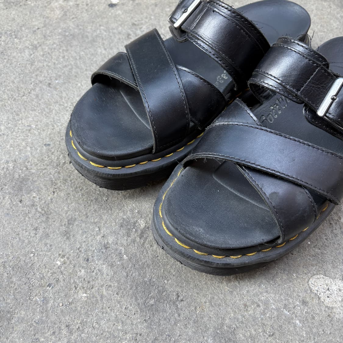 Dr. Martens 닥터마틴 샌들 슬리퍼 (250) 상품이미지2